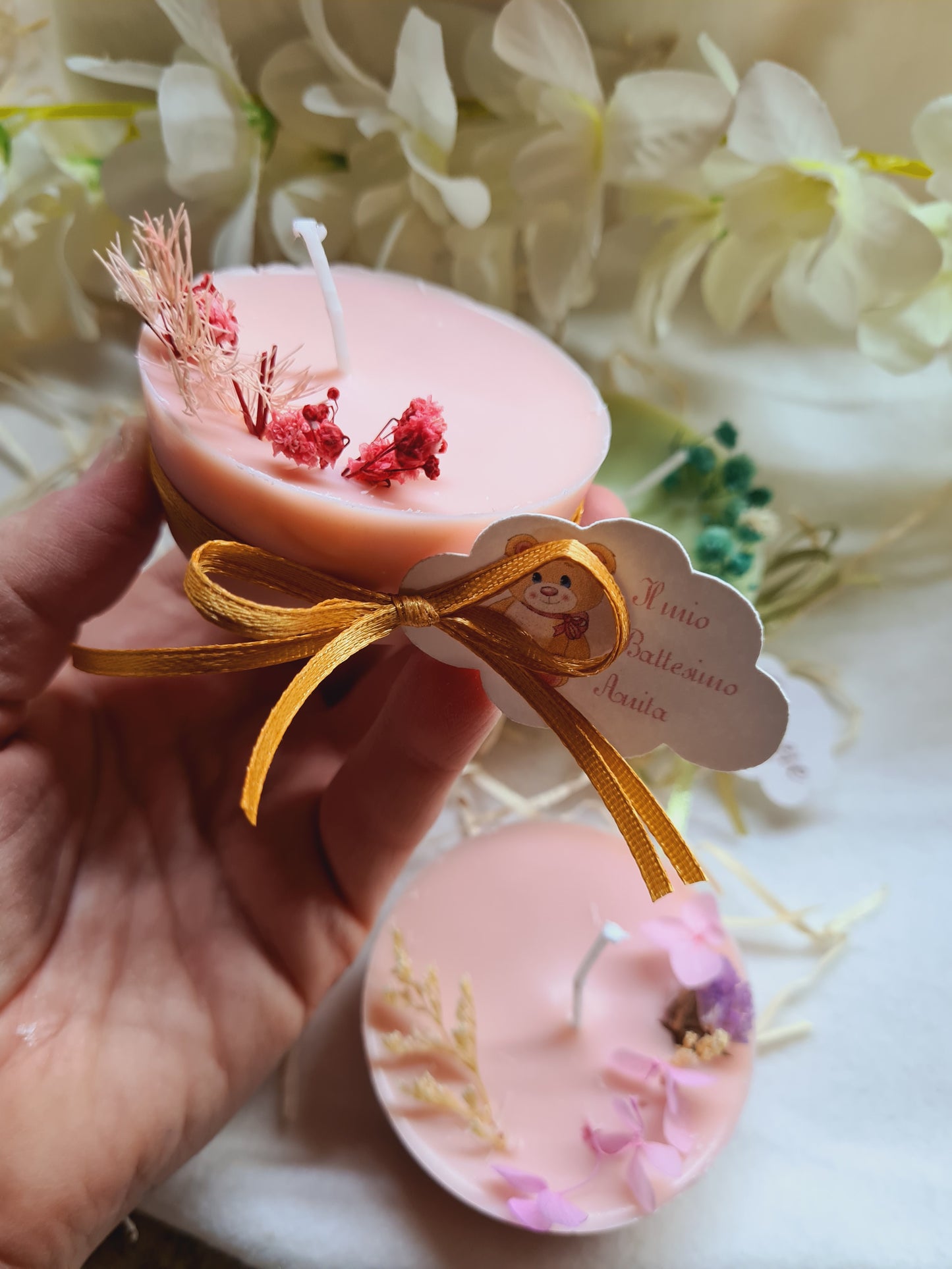 1 Candela segnaposto rotonda ,con fiori secchi ,fiocco e biglietto,bomboniera cera di soia,profumata,personalizzabile