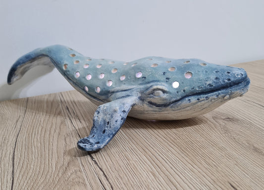 Lampada Balena ,scultura ceramica,meggattera ,creazione artigianale,fatto a mano 100%