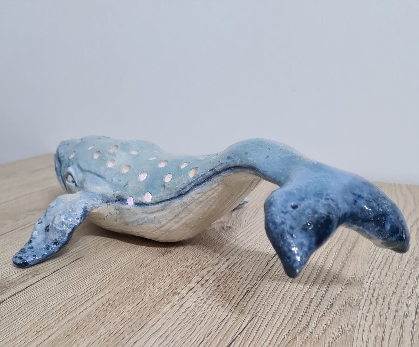 Lampada Balena ,scultura ceramica,meggattera ,creazione artigianale,fatto a mano 100%