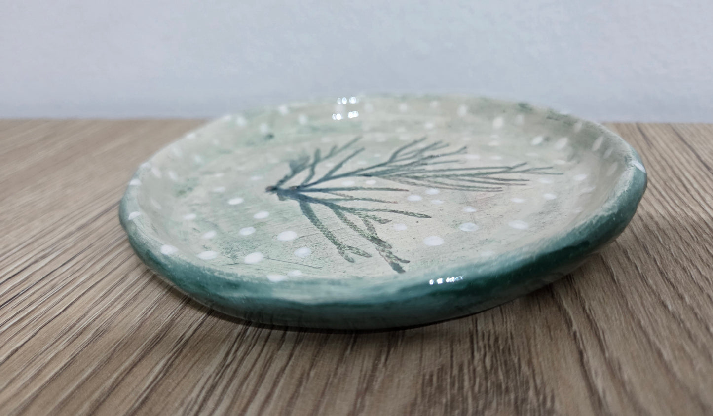 Piattini in ceramica fatti a mabo con fiori e foglie impresse , bomboniere, svuotatasche ,portagioie