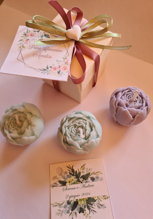 1 Candela segnaposto peonie,fiore ,fiocco e biglietto,bomboniera cera di soia,profumata,personalizzabile