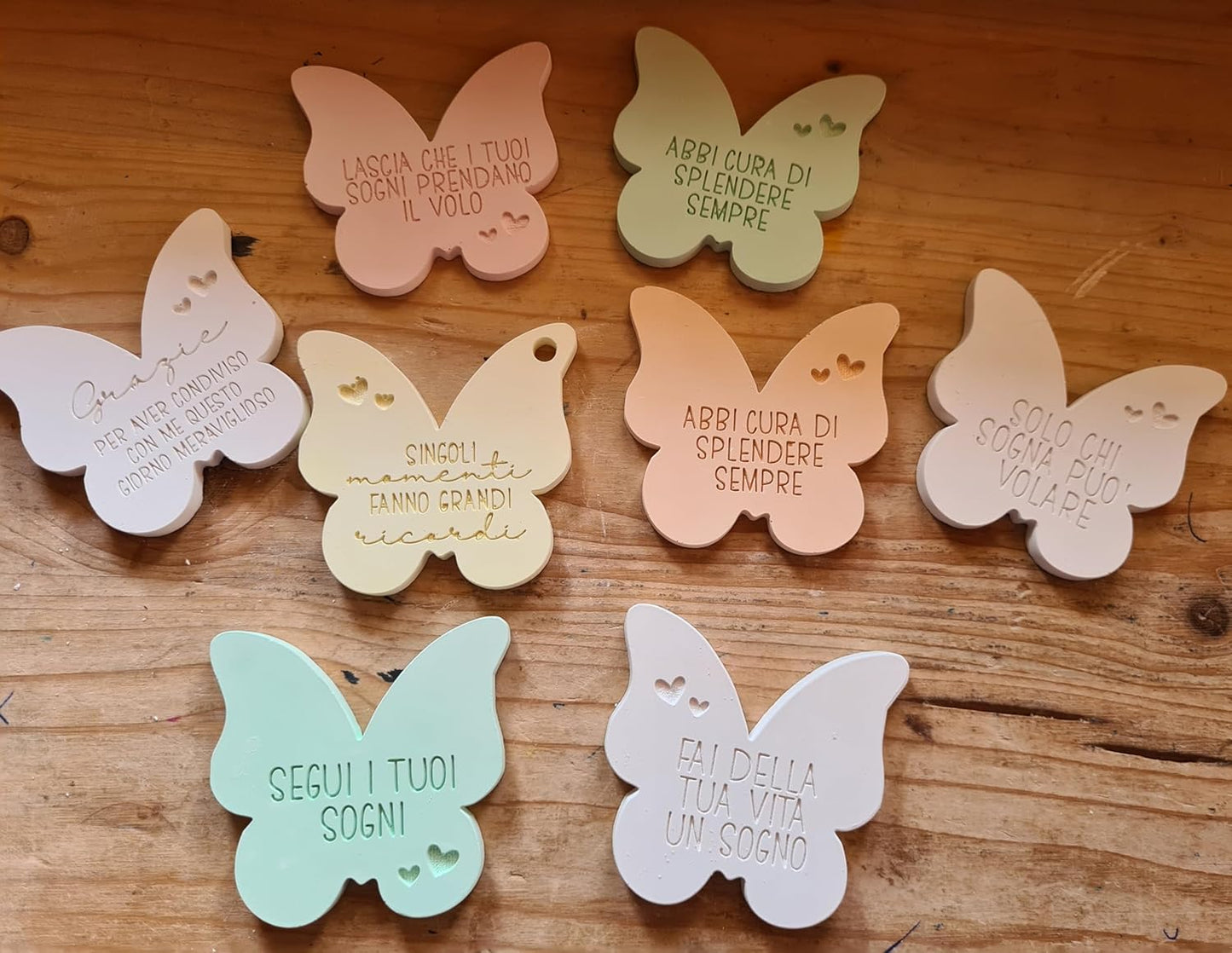 1 pz Calamita segnaposto,bomboniera farfalla, farfalle con frase, ringraziamenti,gessetto colorato battesimo,compleanno,nascita