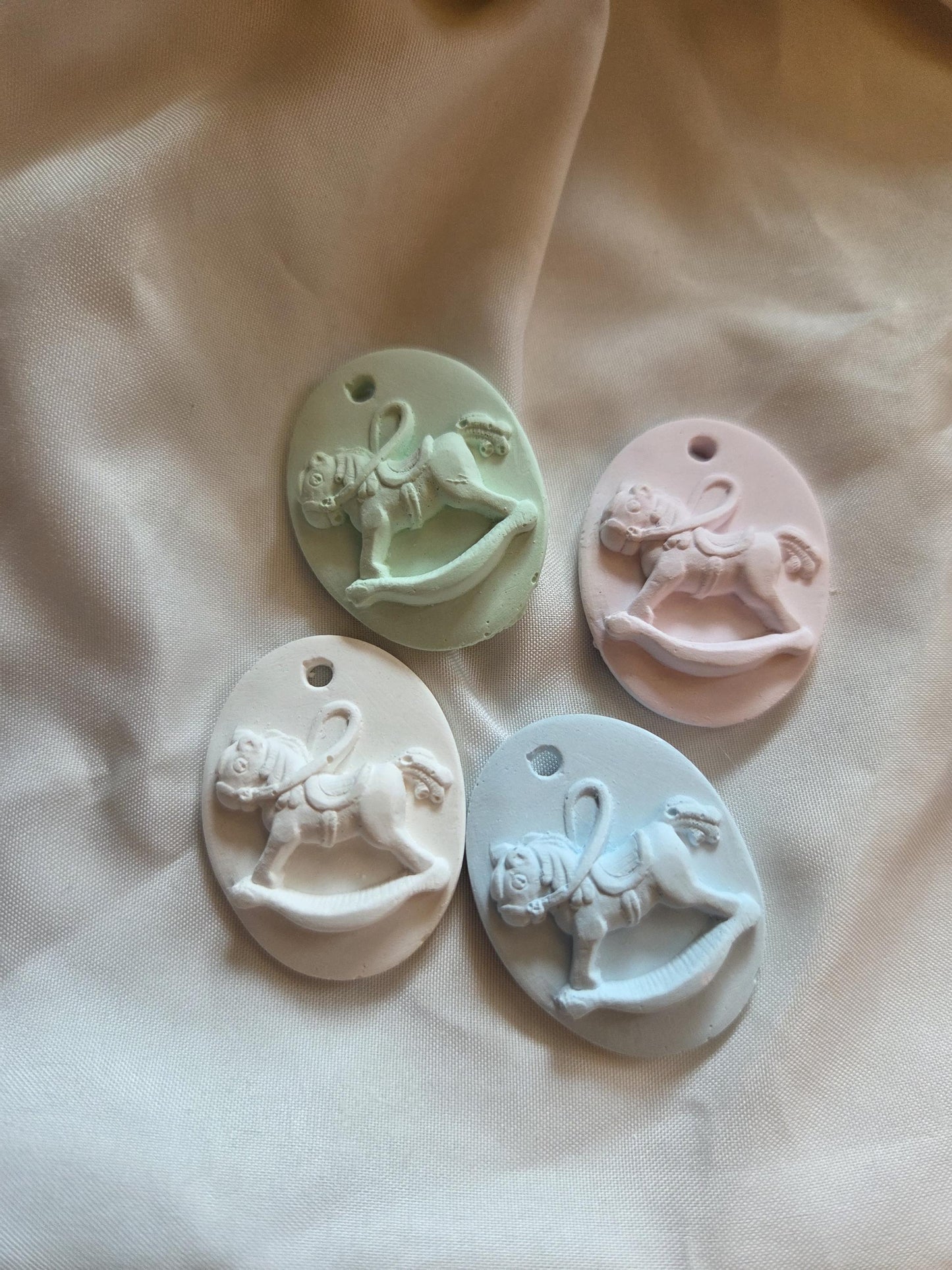 10 Gessetti Profumati  nascita/ battesimo,orsetto,orso,fiocco,cameo cavallino, cavallino , segnaposto,battesimo,comunione,nascita,bomboniere