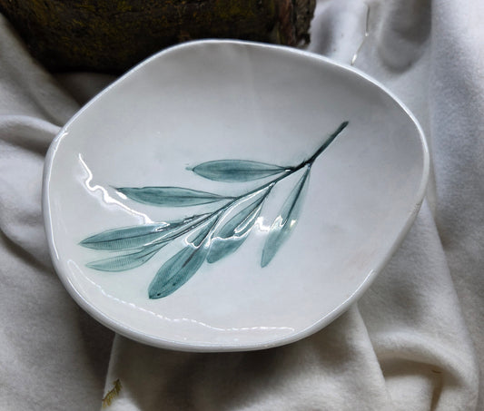 Piattini in ceramica fatti a mano con fiori e foglie impresse , bomboniere,  svuotatasche ,portagioie