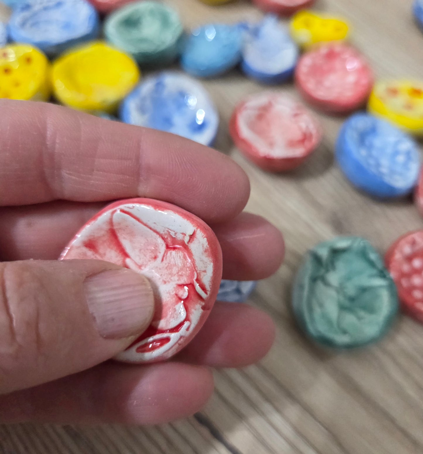 1 Pietra antistress in ceramica,fatto a mano , worry stone, sassolini antistress, calma ansia, preoccupazioni