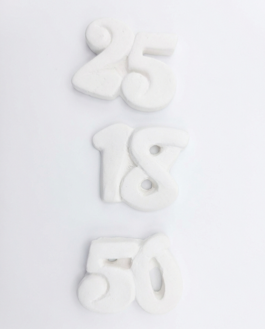 10 Gessetti profumati  50 anni,40 anni 25 anni,18 anni ,segnaposti matrimonio,comunione ,battesimo,cresima ,comunione