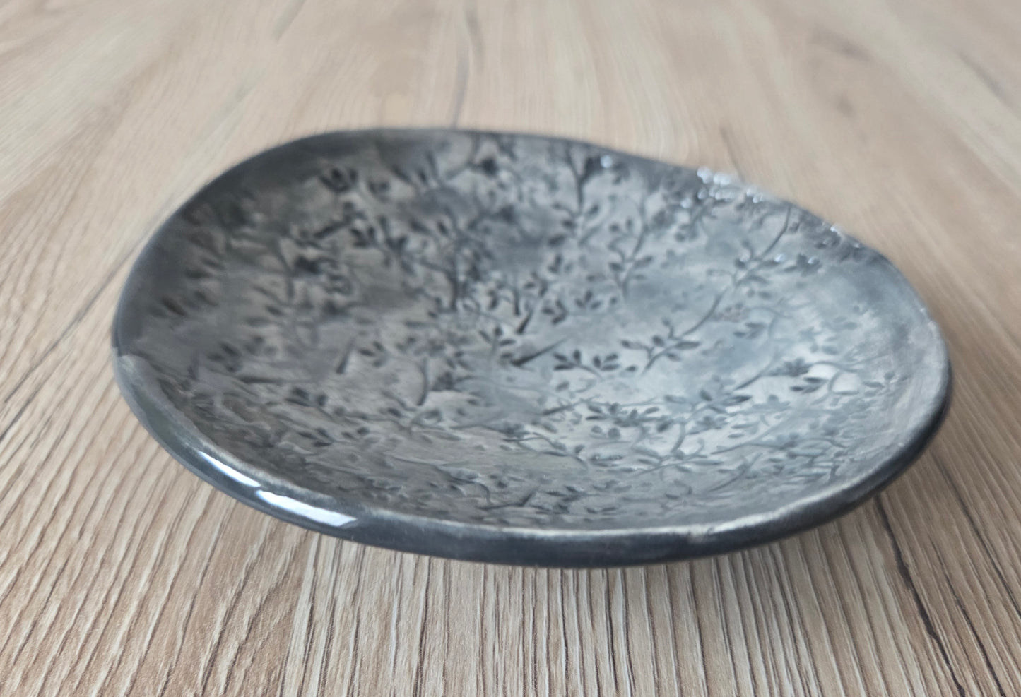 Piatto in ceramica fatto a mano , bomboniera, regalo natale svuotatasche ,portagioie