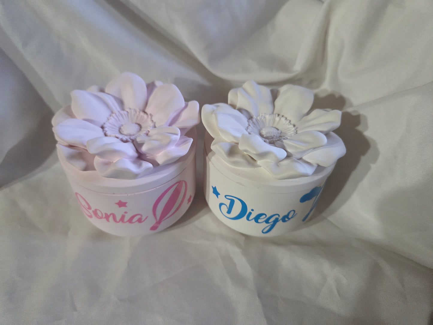 1 Bomboniera/ contenitore  /4x7,5 cm  candela di soia  per  cresima, prima comunione ,matrimonio,battesimo