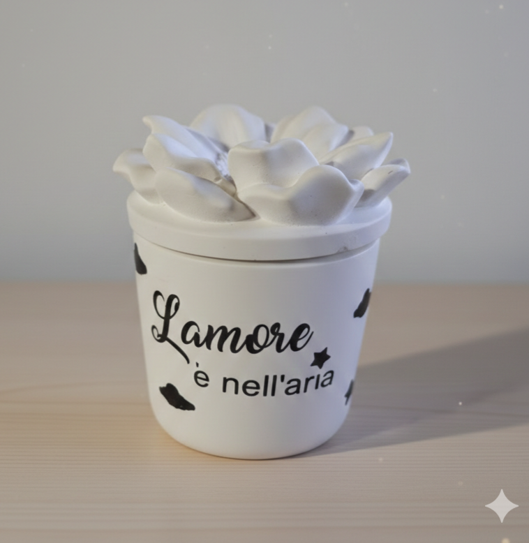 1 Bomboniera/ contenitore  /7x7,5 cm  candela di soia  per  cresima, prima comunione ,matrimonio,battesimo