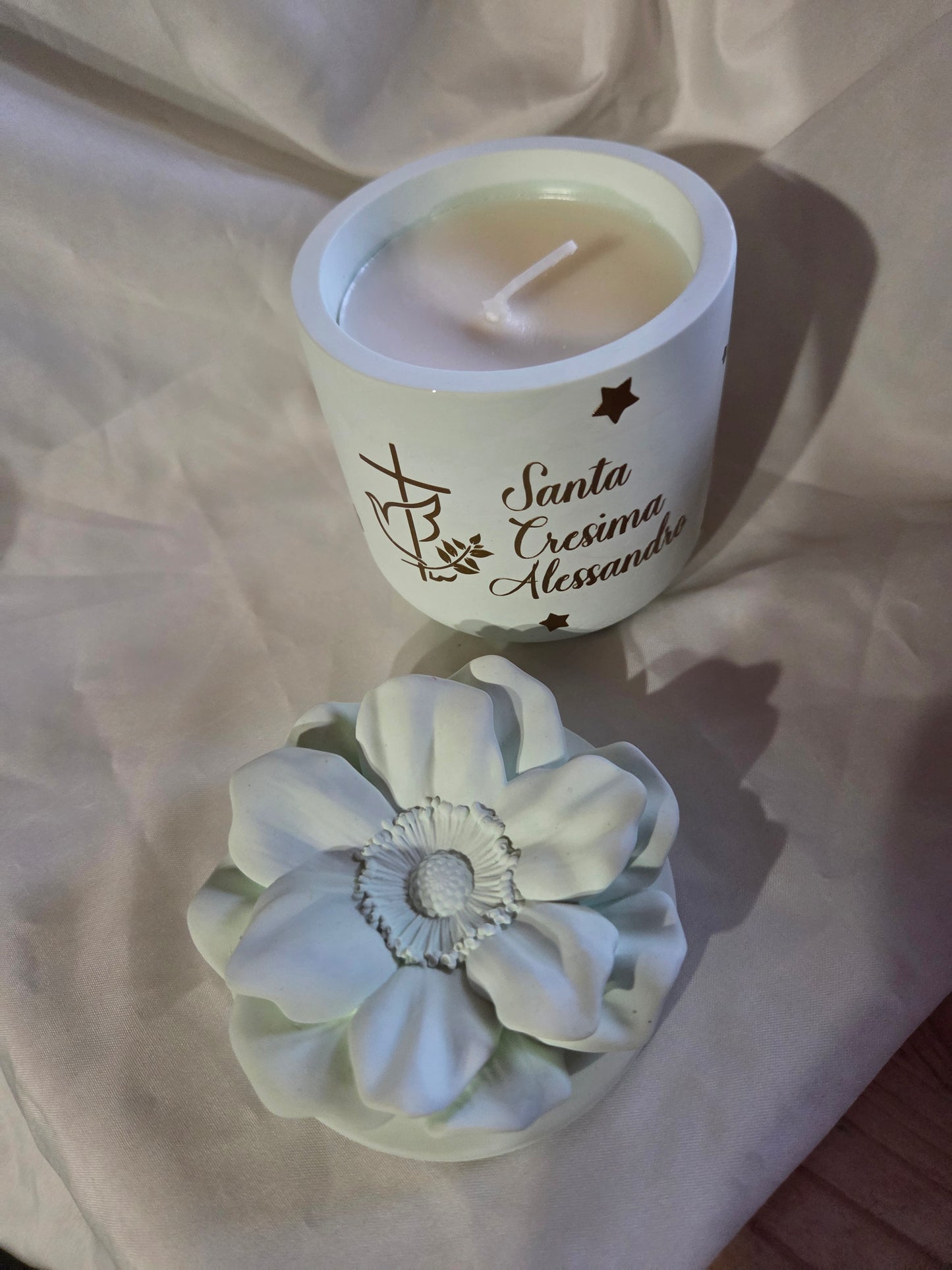 1 Bomboniera/ contenitore  /7x7,5 cm  candela di soia  per  cresima, prima comunione ,matrimonio,battesimo