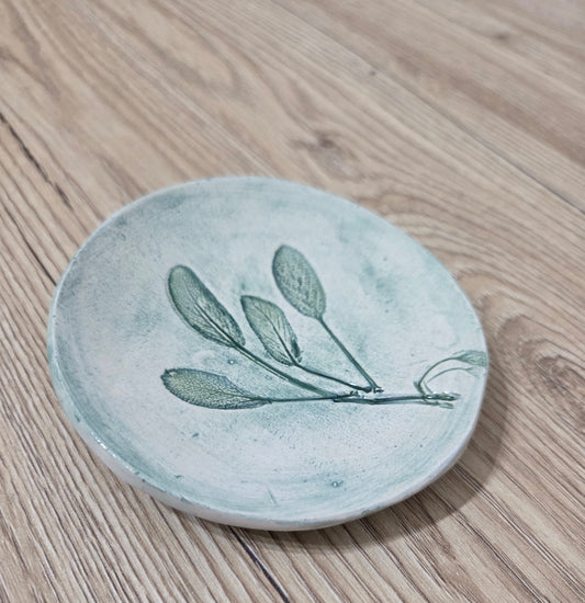 Piattini in ceramica fatti a mabo con fiori e foglie impresse , bomboniere,  svuotatasche ,portagioie