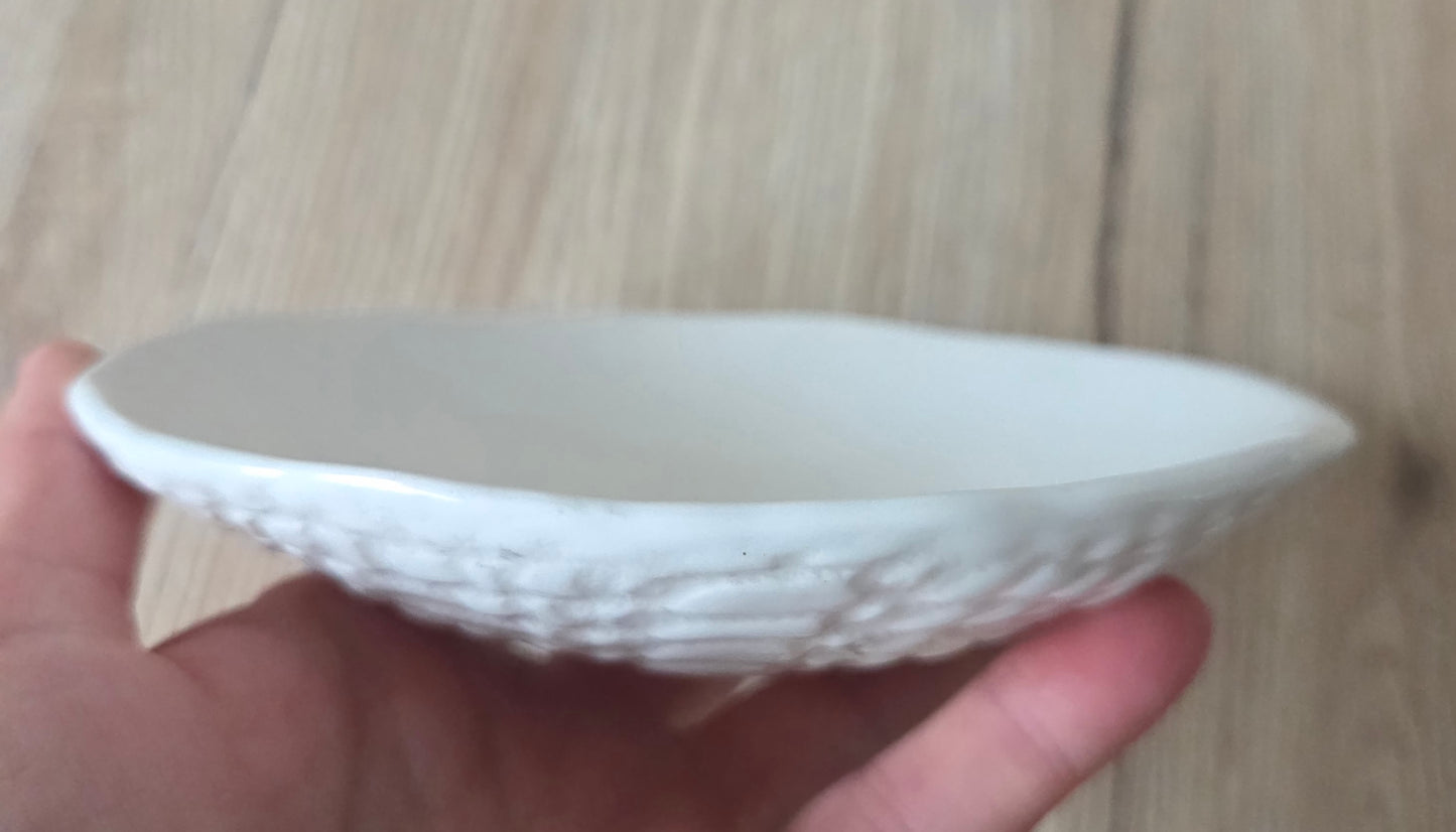 Piatto in ceramica fatto a mano , bomboniera, regalo natale svuotatasche ,portagioie